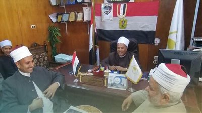مدير أوقاف قنا يعقد اجتماعًا للجنة لمتابعة احتفالات المولد النبوي الشريف
