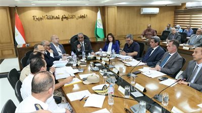 محافظ الجيزة يشدد على سرعة الاستجابة لشكاوى المواطنين ويكلف بالمرور الليلي لضبط الشارع