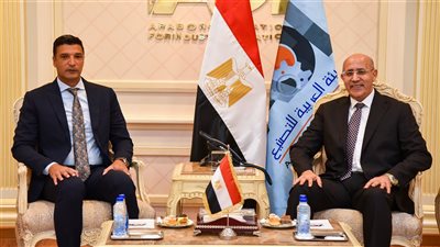 رئيس الهيئة العربية للتصنيع ووزير الصناعة يبحثان تعزيز الاستفادة من القدرات التصنيعية بالهيئة