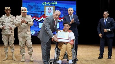 «أمل يتجدد».. جامعة قناة السويس تكرم 80 طالبًا من ذوي الهمم