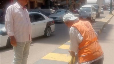 محافظ أسيوط: إنارة شارع تقسيم الأمريكان ومواصلة أعمال النظافة والتجميل بحي شرق