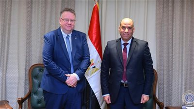 وزير العمل يشيد بالتعاون مع 