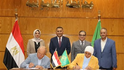 محافظ القليوبية يشهد توقيع عقد استغلال مكتبة المنار بمدينة بنها لتعظيم الاستفادة منها