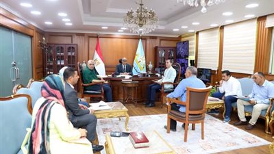 محافظ كفر الشيخ يلتقي الأهالي لبحث الشكاوى وتوجيهات صارمة بفرز الطلبات فوراً