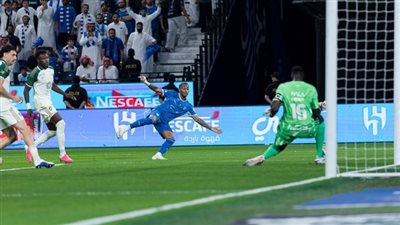 طوفان الهلال يجتاح الأهلي في قمة دوري روشن