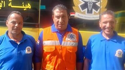 بطولة طفل وإنسانية مسعف تنقذ الأب بعد تعرضه لسكتة دماغية أثناء القيادة (فيديو)