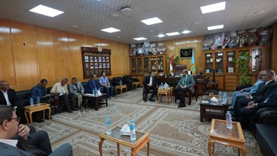 محافظ أسيوط يهنئ نائب رئيس جامعة الأزهر للوجه القبلي ويؤكد دعم التعاون المشترك