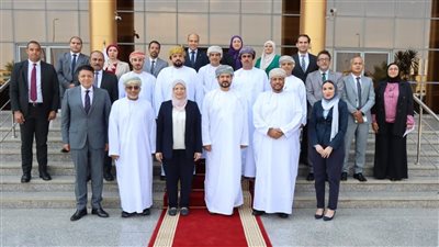 رئيس التنمية الصناعية تستقبل وفداً عُمانياً رفيع المستوى وتستعرض فرص الاستثمار المشتركة 