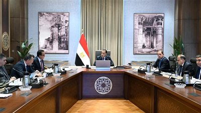 رئيس الوزراء يتابع توافر الأدوية والمستلزمات الطبية بمختلف المستشفيات