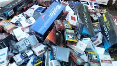 ضبط 510 علبة سجائر صيني مجهولة المصدر بالفيوم 