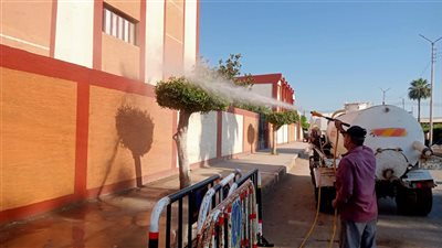 حملة لغسيل الأرصفة وأسوار المدارس وتحسين المظهر الحضاري بكفر سعد