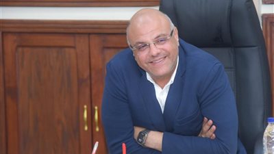 محافظ الإسكندرية يستمع لشكاوى أهالي العجمي والعامرية ويوجه بسرعة حل مطالبهم