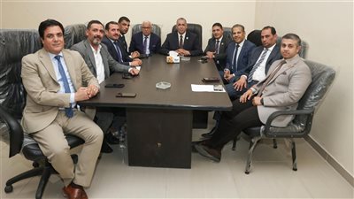 نقيب المحامين يعقد اجتماعًا مع مجلس نقابة محامي المحلة الكبرى لمناقشة عدد من الملفات النقابية