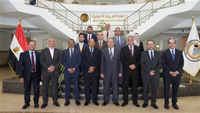رئيس جامعة أسيوط الأهلية يستقبل وفدًا من شركة E.Finance لبحث تعزيز التعاون 
