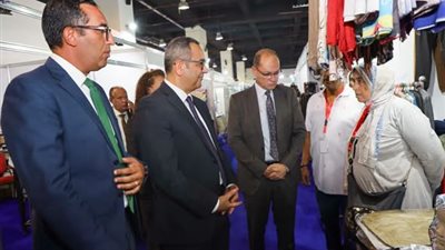 شباب جهاز تنمية المشروعات يشاركون في معرض 
