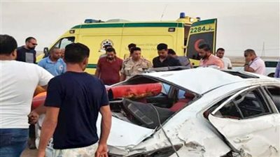  سيارة أثناء تصطدم بشخص أثناء عبوره الطريق 