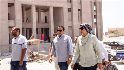 منها الهندسة وطب الأسنان.. رئيس جامعة الأقصر تتفقد المشروعات الإنشائية بطيبة 