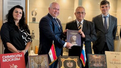 150 إصدارًا باللغة الروسية.. إهداء إلى مكتبة الإسكندرية