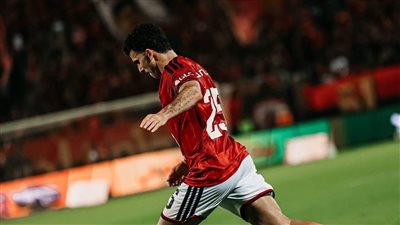 عموتة يدافع عن زيزو ويكشف موقفه من تأخر الأهلي في التسجيل
