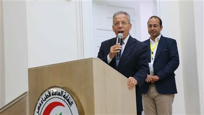 نقيب الأطباء يؤكد الدعم لكافة الروابط الطبية