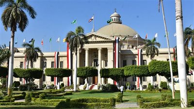 فوز طالبة بجامعة القاهرة في مسابقة «الباحث الصغير» الدولية بروسيا 