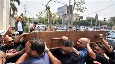 جنازة ابنة نجلاء فتحي تخطف حضور النجوم وداع محمد التاجي