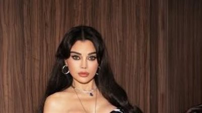 بعد غياب 18 عامًا هيفاء وهبي تشعل مسرح قرطاج بفستان ذهبي