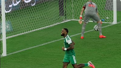 إيفان توني يقود الأهلي لاكتساح الرياض بخماسية في الدوري السعودي
