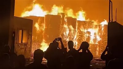 اندلاع حريق في مصنع كرتون بالمنطقة الصناعية بالعبور 