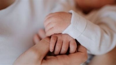 تفاصيل رفع الحكومة مخصصاتها للتأمين على العاملات خلال إجازة رعاية أطفالهن 