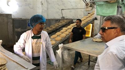محافظ الدقهلية يشدد على الالتزام بأوزان الخبز خلال جولته بدكرنس