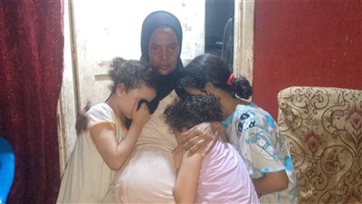 «لو مت.. البنات هيروحوا لمين؟».. مأساة جدة ستينية تكافح وحدها لإنقاذ 3حفيدات في بنها