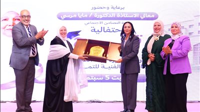 وزيرة التضامن تشهد احتفالية تخريج الدفعة الأولى من معهد عبلة الكحلاوي للتمريض