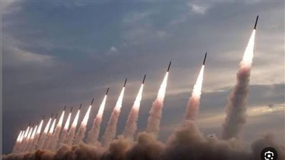عاجل.. الحرس الثوري الإيراني يعلن استهداف طائرات ومدمرتين أمريكيتين بصواريخ باليستية