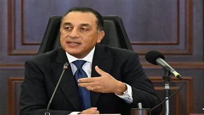 رئيس الوزراء يبدأ جولة موسعة لافتتاح 9 مشروعات صناعية بالمنطقة الاقتصادية 
