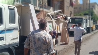حملة مكبرة لرفع الإشغالات بمدينة صدفا بأسيوط