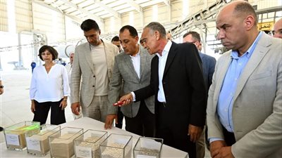 رئيس الوزراء يفتتح مصنع 