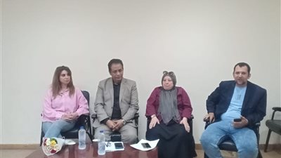 نقاد بأدب بنها: 