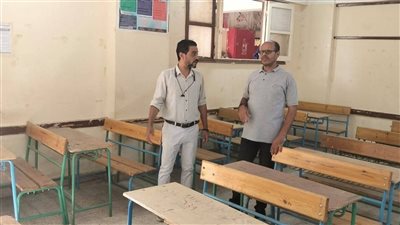 مدير تعليم فرشوط يتفقد 6 مدارس ويؤكد: الجاهزية الكاملة والانضباط عنوان المرحلة