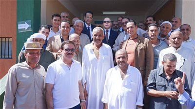 محافظ الغربية يعقد لقاءً مفتوحًا بالمحلة للاستماع إلى مطالبهم والوقوف على احتياجاتهم