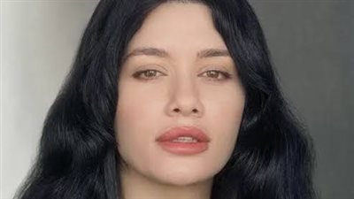 سينتيا خليفة تستعد لتصوير مشاهدها بفيلم 
