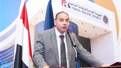 شاهد.. رئيس الرقابة المالية يشرح الشورت سيلينج