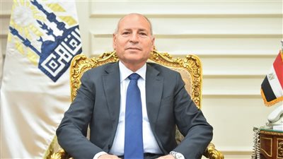 محافظ القاهرة للميس الحديدي : لا قطع للاشجار 