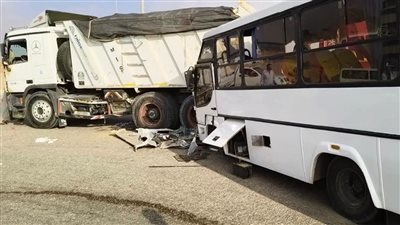 تصادم مروع أمام جامعة نيو جيزة.. تريلا تدهس عدد من السيارات وتصيب 7 أشخاص بأكتوبر