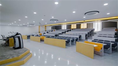  6 منح دراسية مجانية لأبناء البحر الأحمر المتفوقين بجامعة سيناء