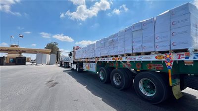 الهلال الأحمر المصري يرسل 3,324 طنًا من المساعدات الإنسانية إلى غزة