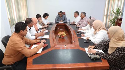 مراجعة منظومة الإيرادات ومستحقات الدولة بالوحدة المحلية بالقصير 