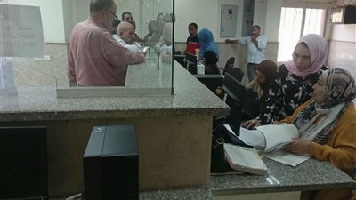 رئيس حي التبين تتفقد المركز التكنولوجي لمتابعة ملفات التصالح