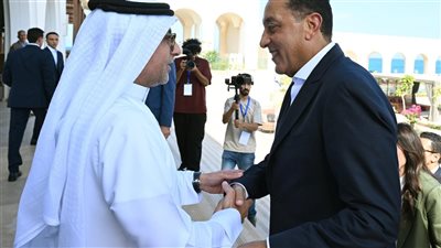 رئيس الوزراء يبدأ جولة تفقدية بمشروعات تنمية مدينة رأس الحكمة الجديدة