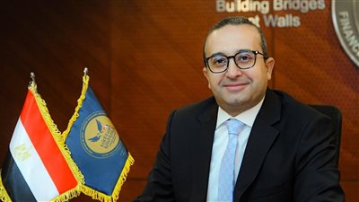 تجديد تعيين محمد عبدالعزيز مساعدًا لرئيس الهيئة العامة للرقابة المالية